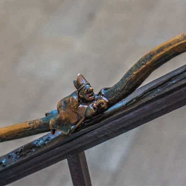 Kulturakademie Naumburg. Bronzefigur im Naumburger Dom.