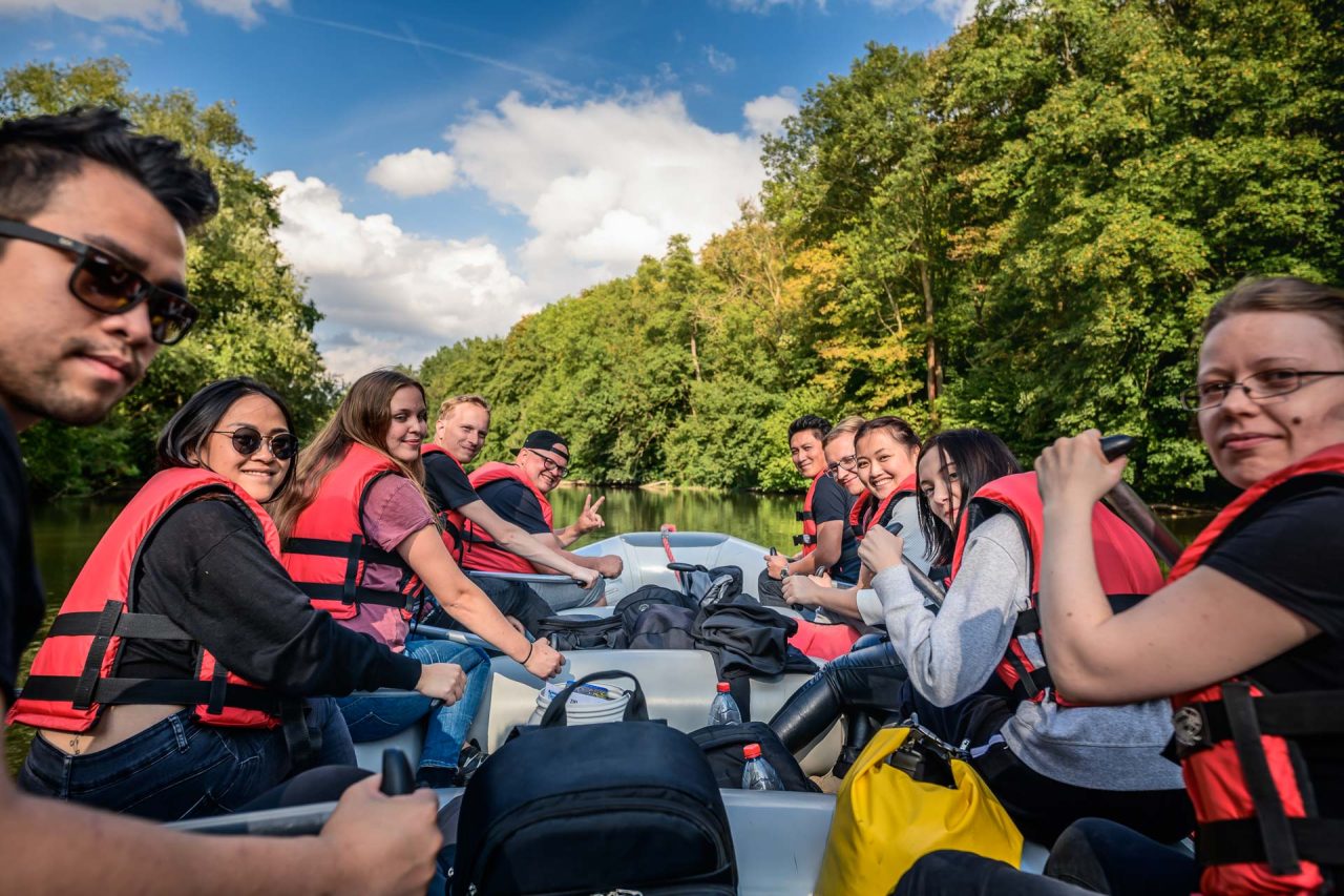 Das Team von Transmedial auf großer Paddeltour 2018.